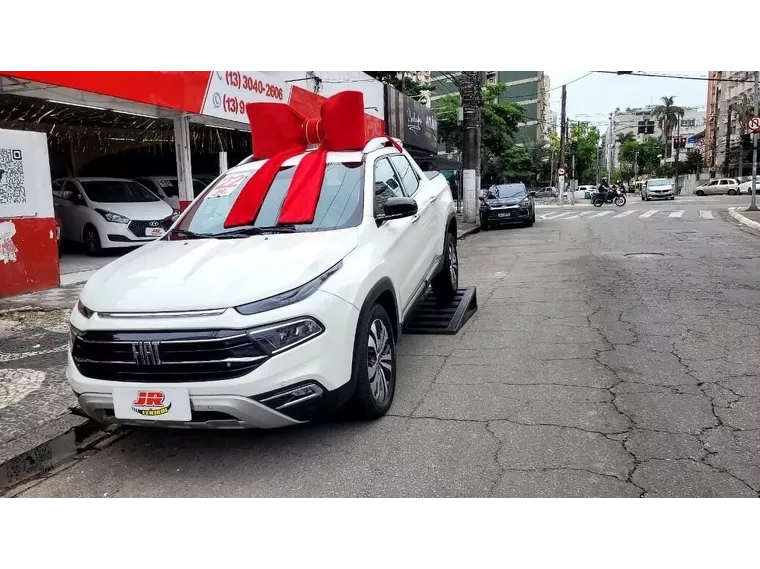 Fiat Toro Branco 12