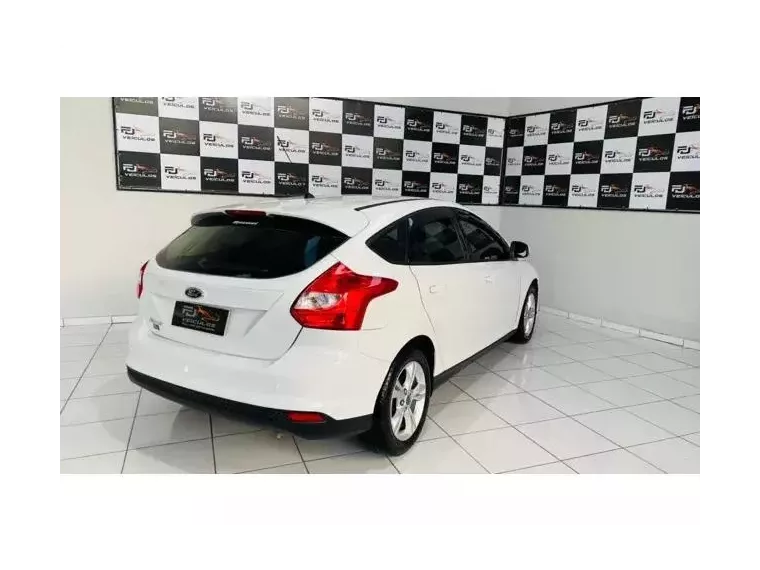 Ford Focus Branco 2