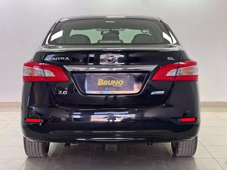 Nissan Sentra Preto 16