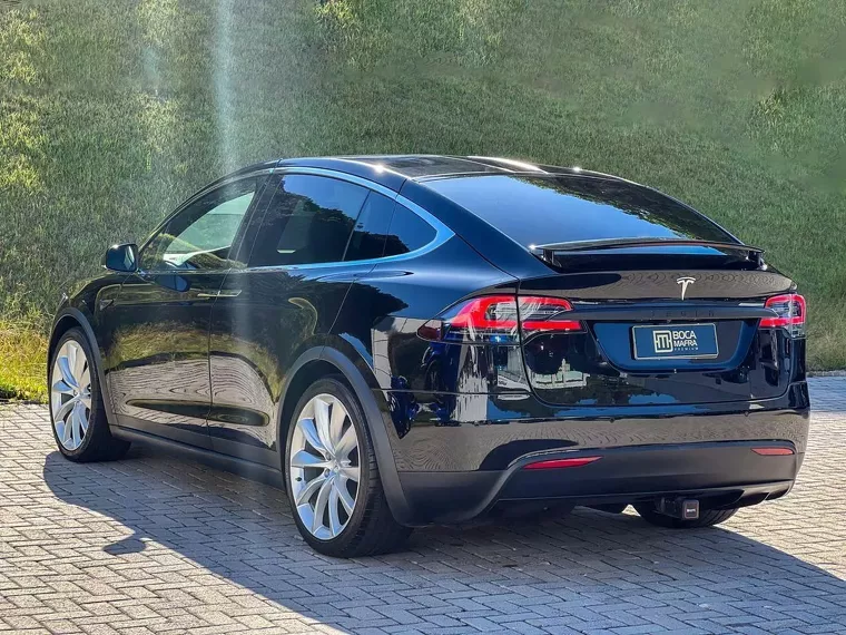 Tesla Model X Preto 10