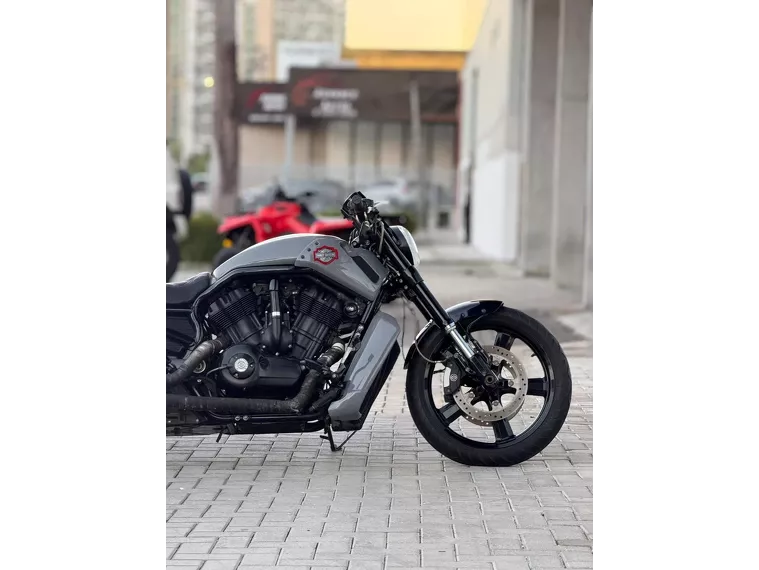 Harley-Davidson V-Rod Cinza 4