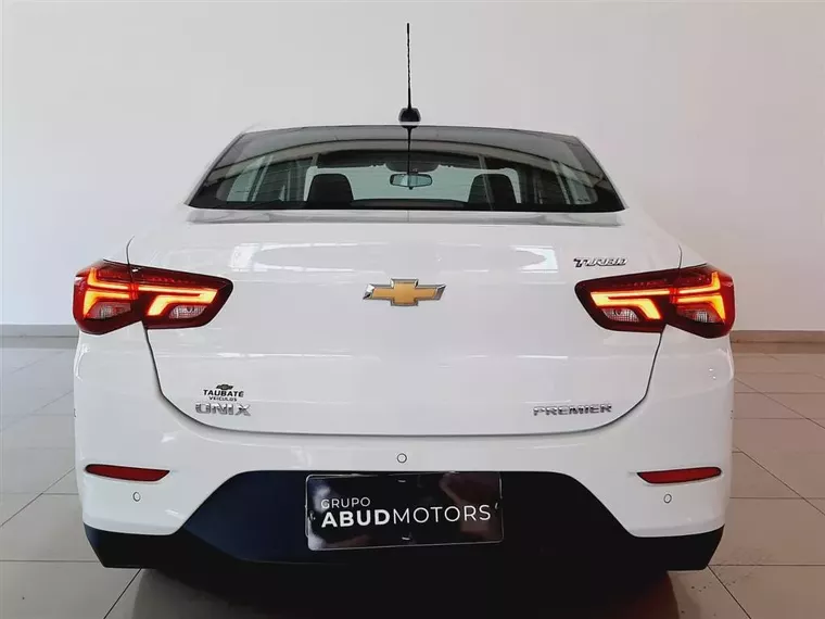 Chevrolet Onix Branco 13