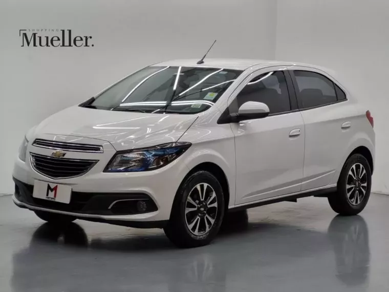 Chevrolet Onix Branco 6