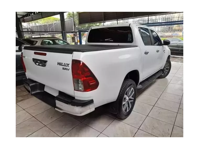 Toyota Hilux Branco 5