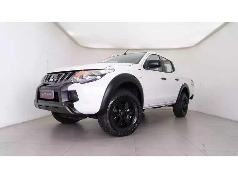 Mitsubishi L200 Triton Branco 5