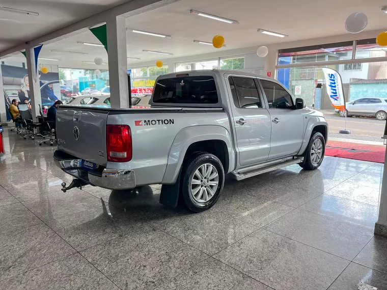 Volkswagen Amarok Prata 6