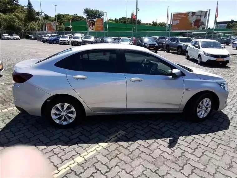 Chevrolet Onix Prata 9