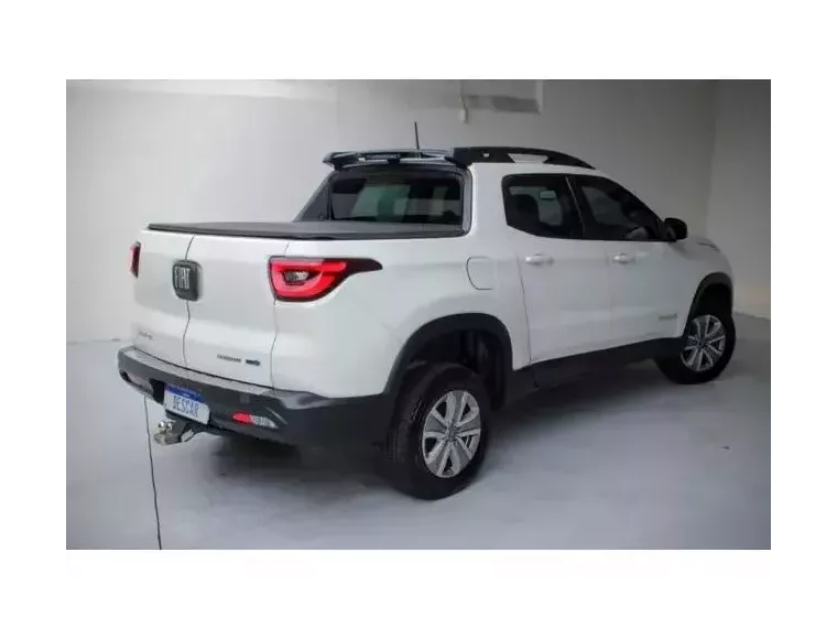 Fiat Toro Branco 8