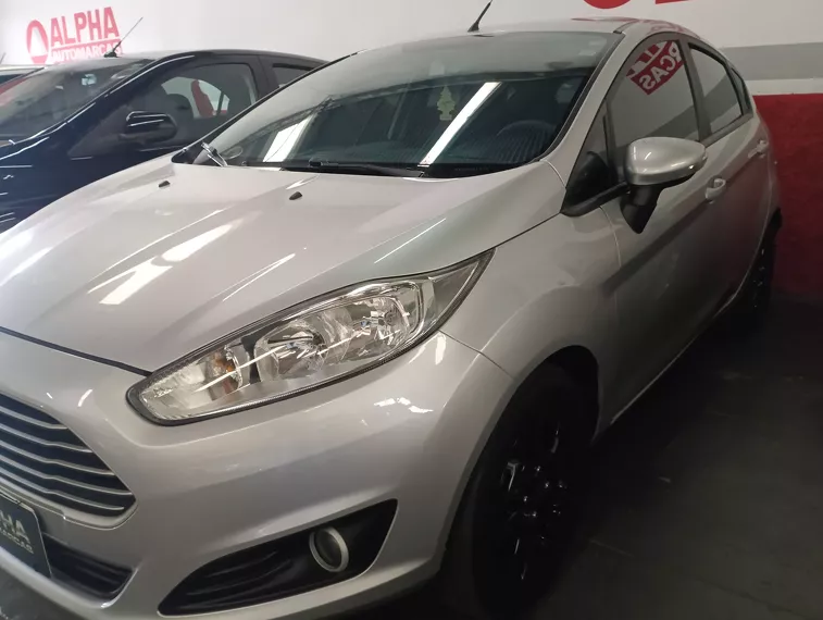 Ford Fiesta Preto 11