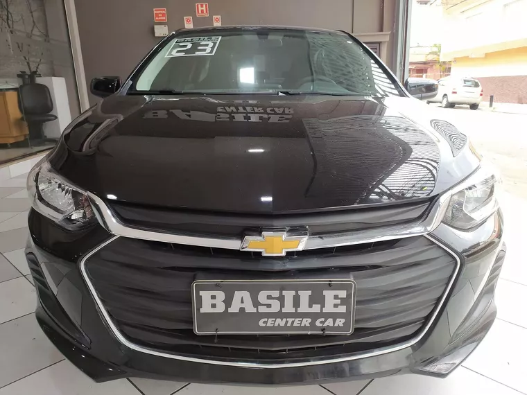 Chevrolet Onix Preto 1