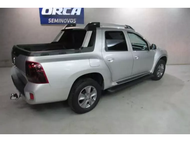 Renault Duster Oroch Prata 12