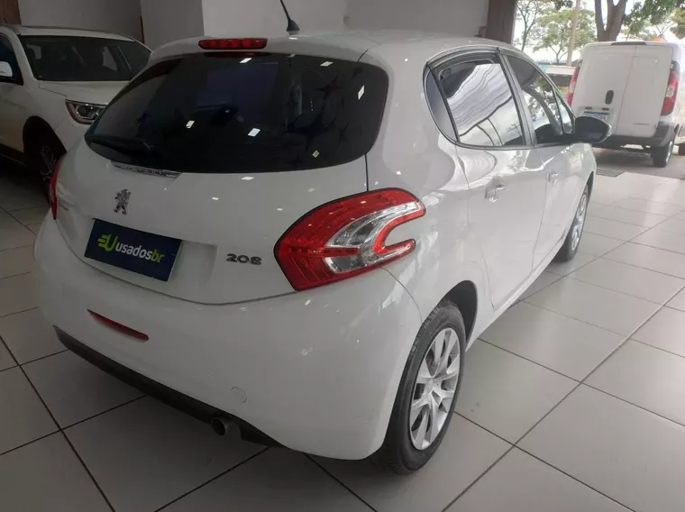 Peugeot 208 Branco 3