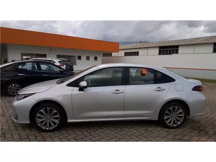 Toyota Corolla Prata 11