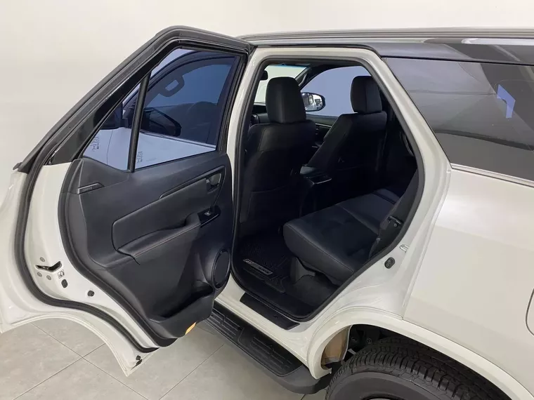 Toyota Hilux SW4 Branco 2