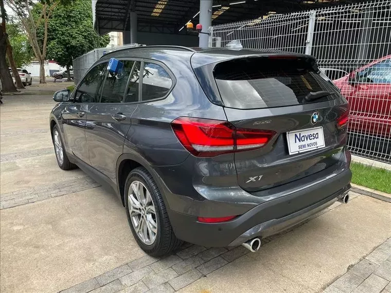 BMW X1 Cinza 6