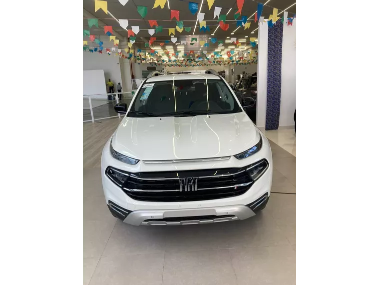 Fiat Toro Branco 2