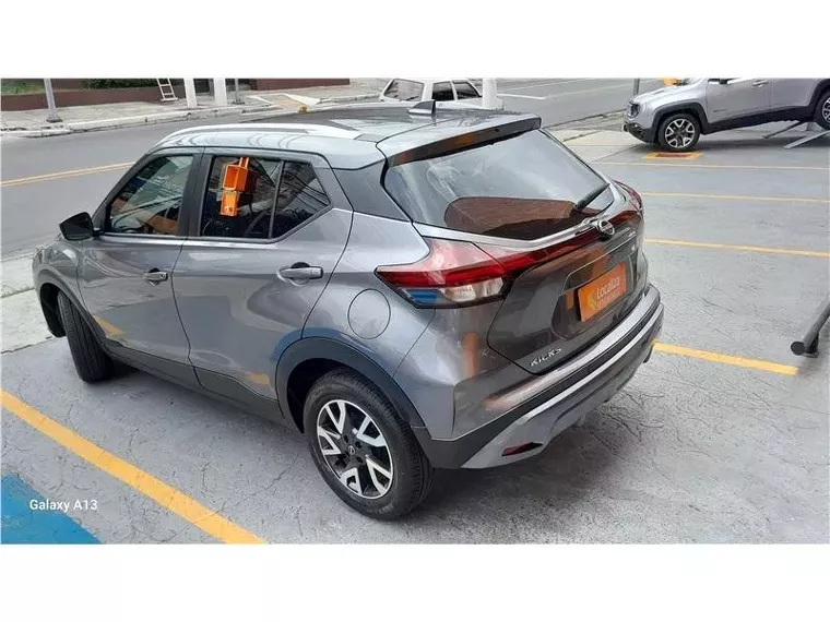 Nissan Kicks Cinza 5