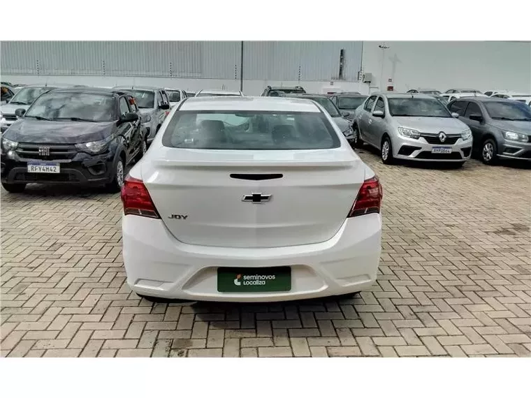 Chevrolet Onix Branco 2