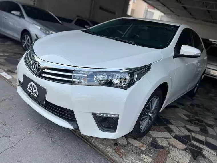 Toyota Corolla Branco 1