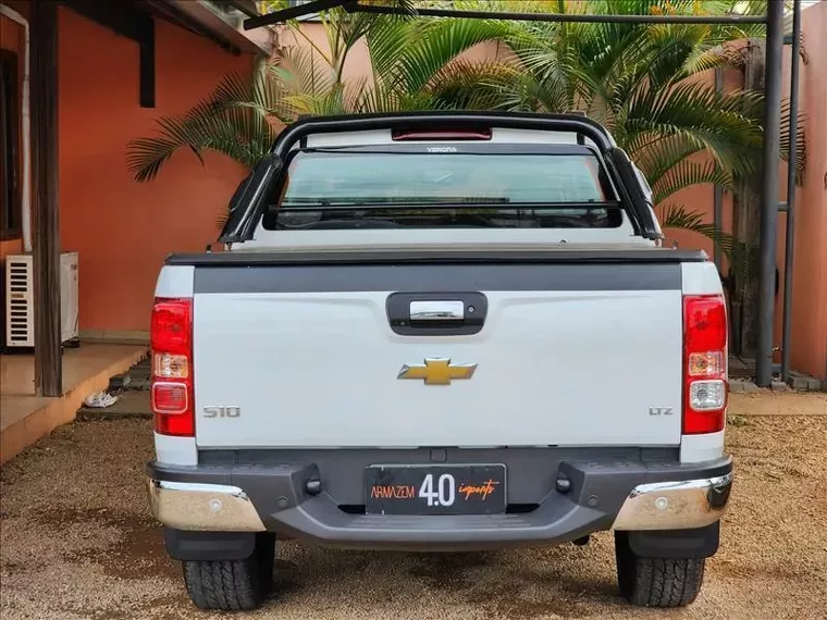 Chevrolet S10 Branco 10