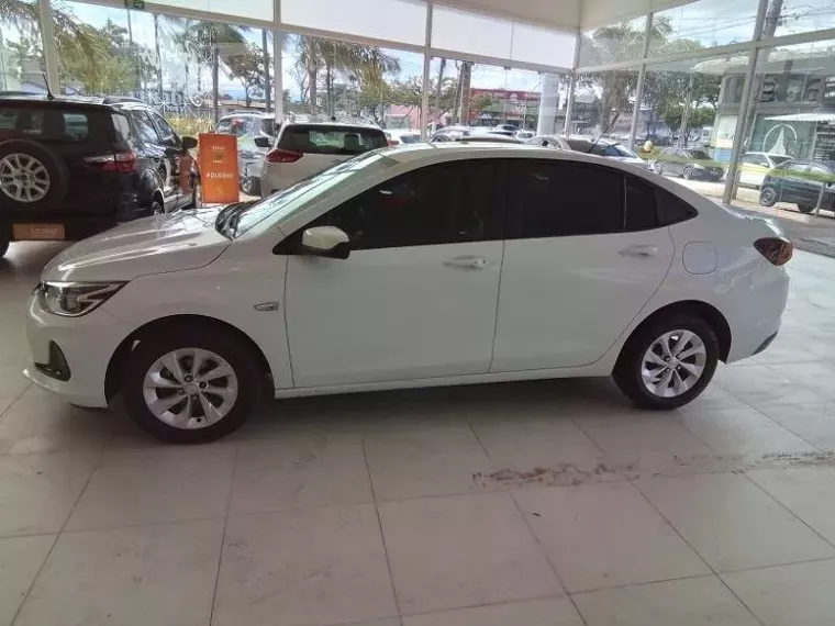 Chevrolet Onix Branco 13