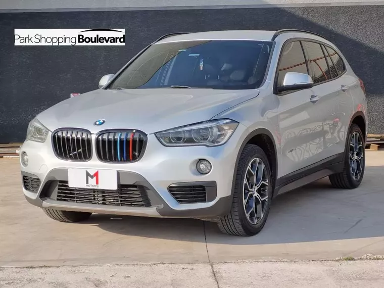 BMW X1 Prata 2