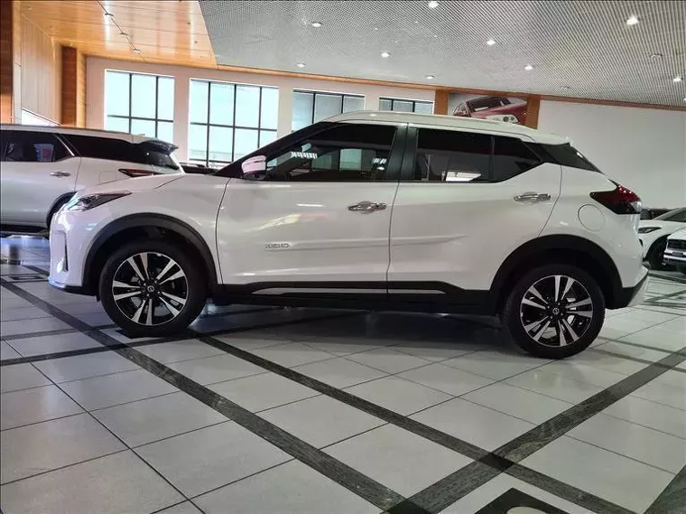 Nissan Kicks Branco 13