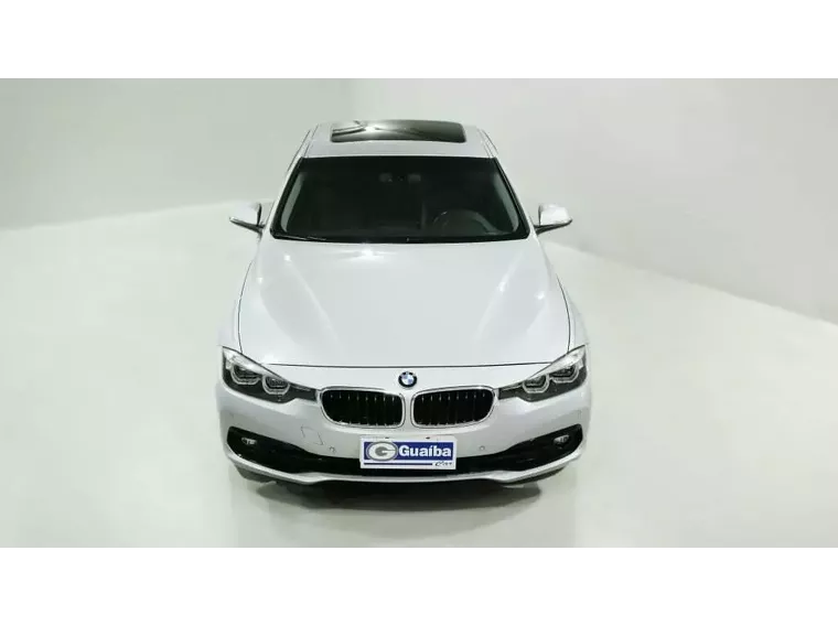 BMW 320i Prata 17