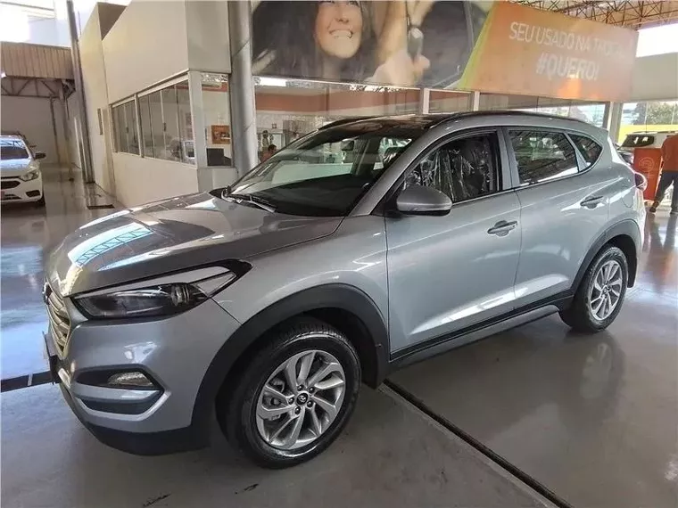 Hyundai Tucson Prata 2