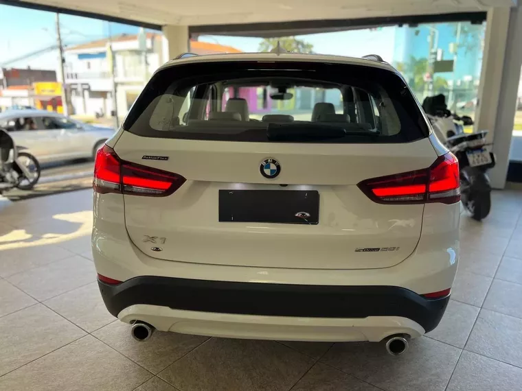 BMW X1 Branco 6