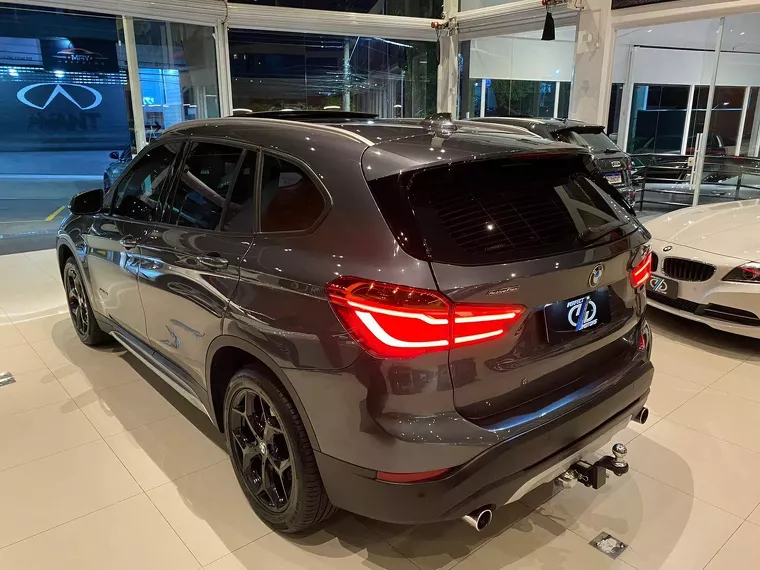 BMW X1 Cinza 2