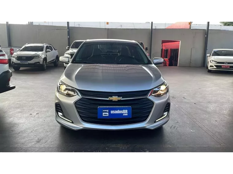 Chevrolet Onix Prata 8