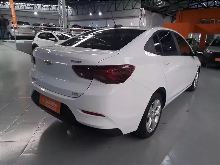 Chevrolet Onix Branco 2