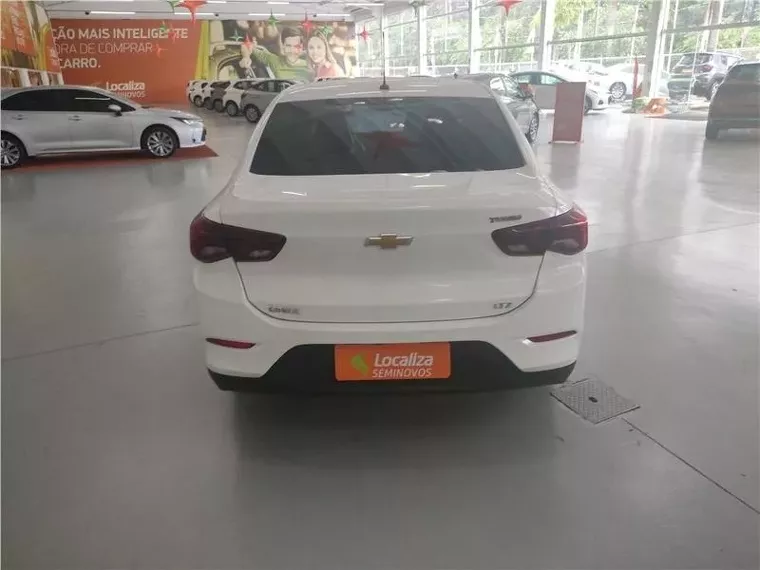 Chevrolet Onix Branco 6