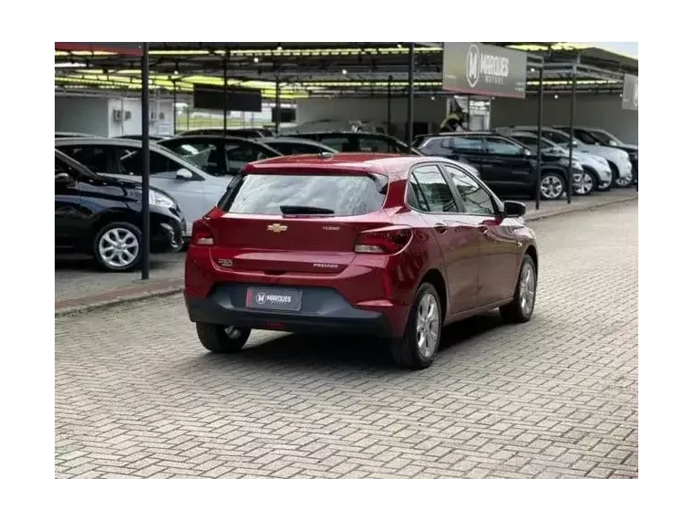 Chevrolet Onix Vermelho 2