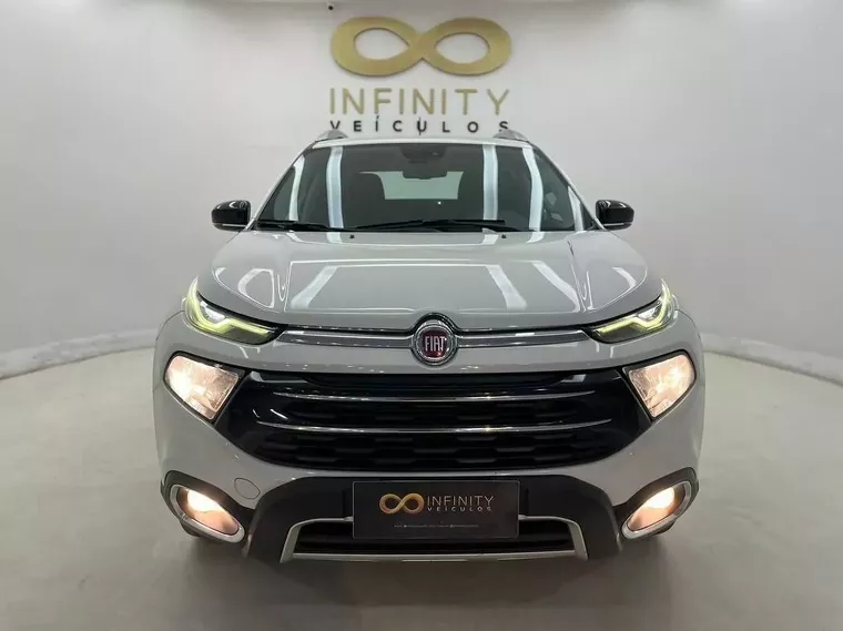 Fiat Toro Branco 4