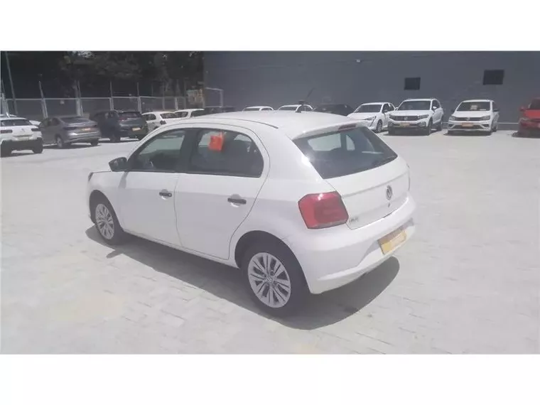 Volkswagen Gol Branco 10