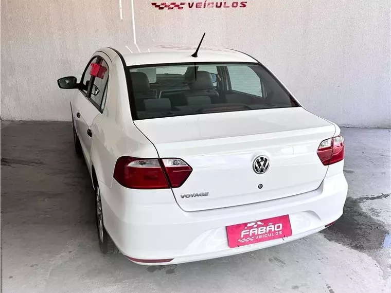 Volkswagen Voyage Branco 5