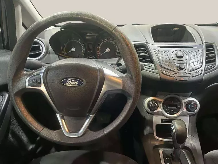 Ford Fiesta Preto 14