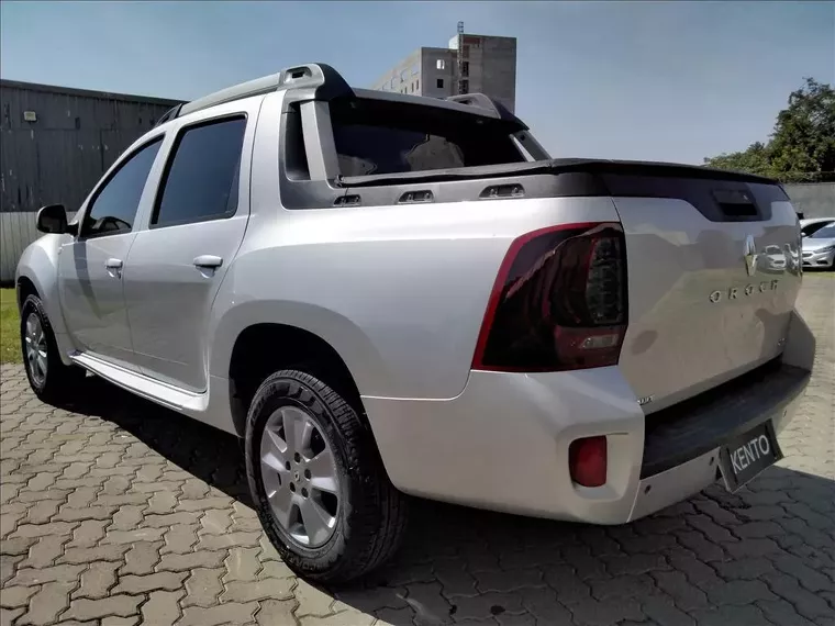 Renault Duster Oroch Prata 2