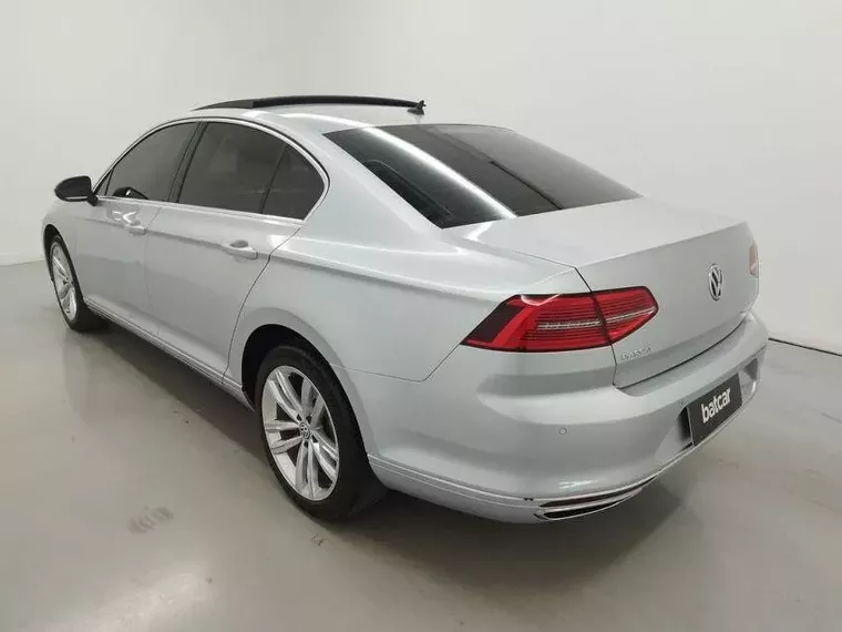 Volkswagen Passat Prata 17