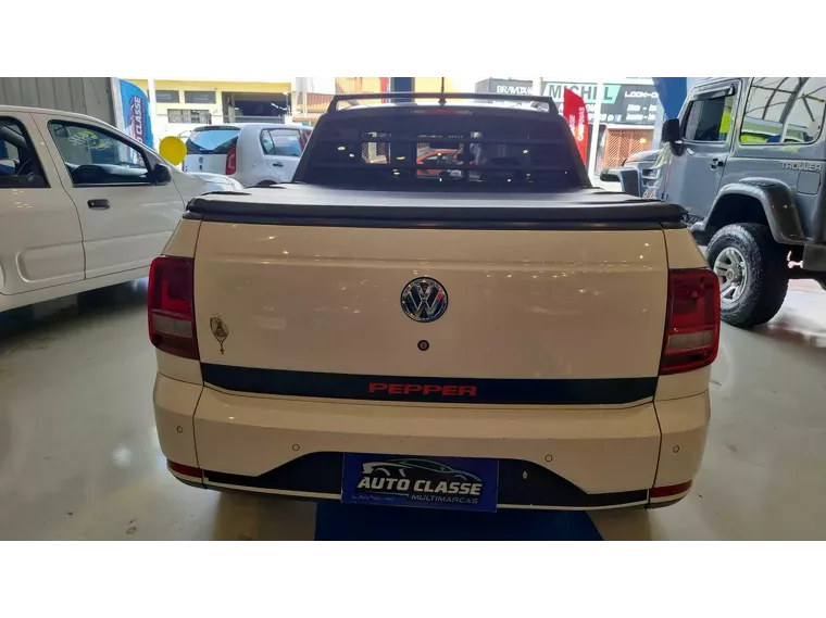 Volkswagen Saveiro Branco 13