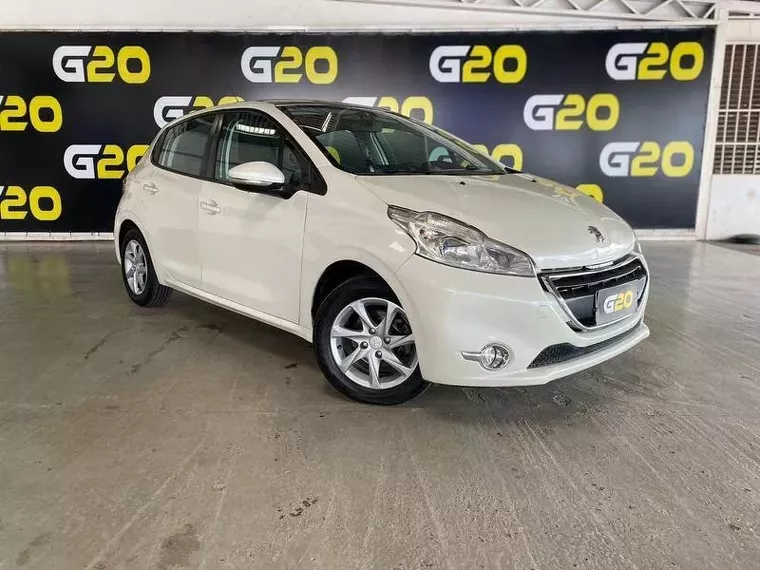 Peugeot 208 Branco 16