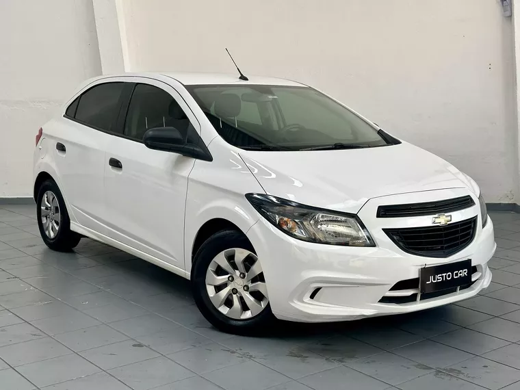 Chevrolet Onix Branco 8