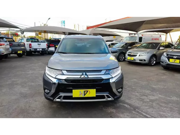 Mitsubishi Outlander Cinza 9