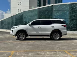 Toyota Hilux SW4