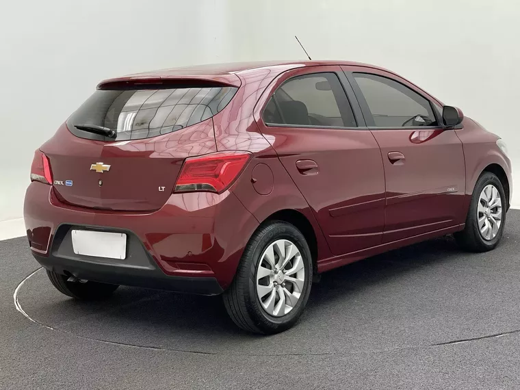 Chevrolet Onix Vermelho 13