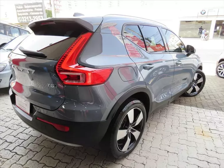 Volvo XC40 Cinza 2