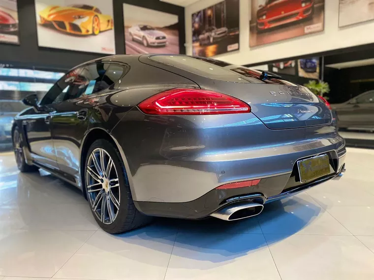 Porsche Panamera Cinza 4