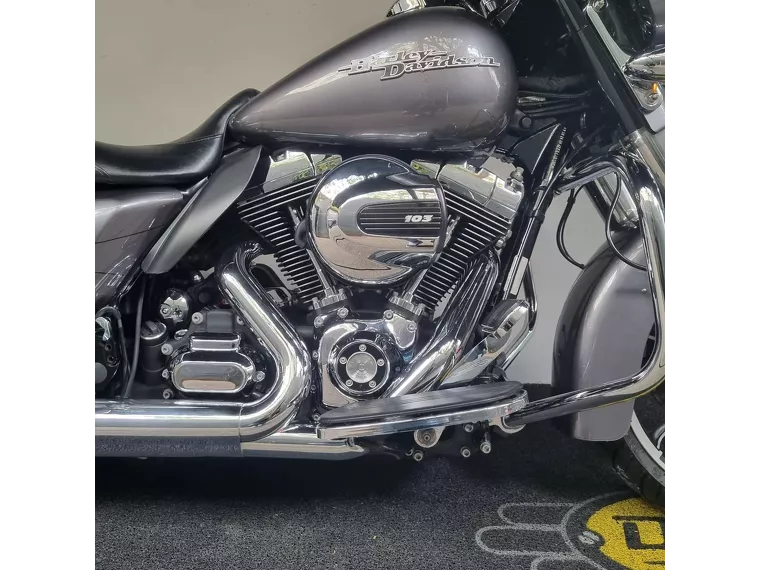 Harley-Davidson Street Glide Cinza 8